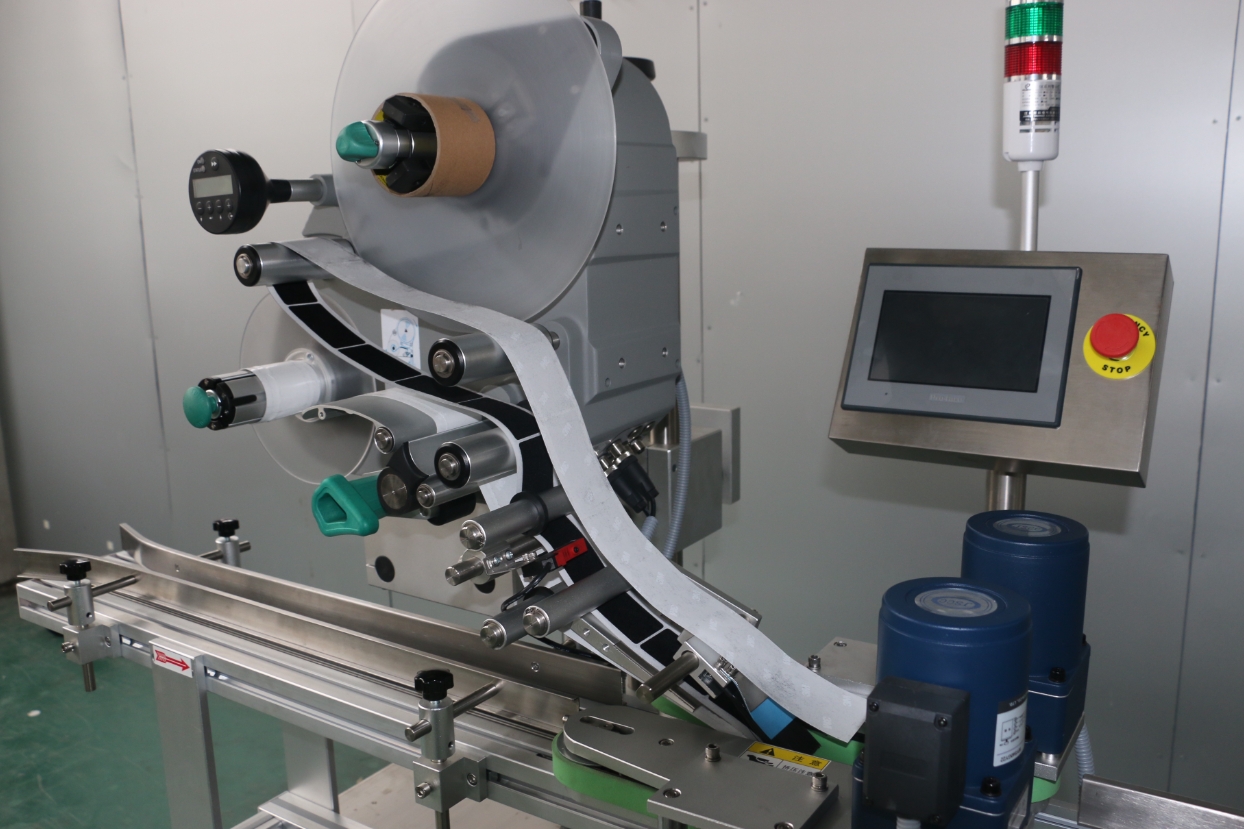 標簽傳感器應用于貼標機，助力高效生產(chǎn)